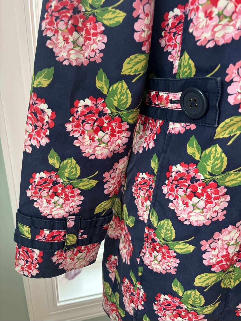 Boden Hydrangea rain jacket with hood - Picture 7 of 10